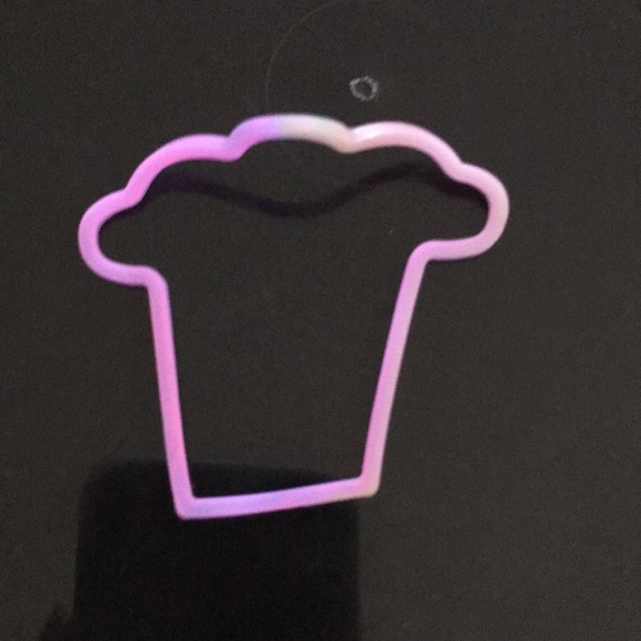 🌺 2 packs of colorful “snacks” silly bandz - Picture 6 of 7